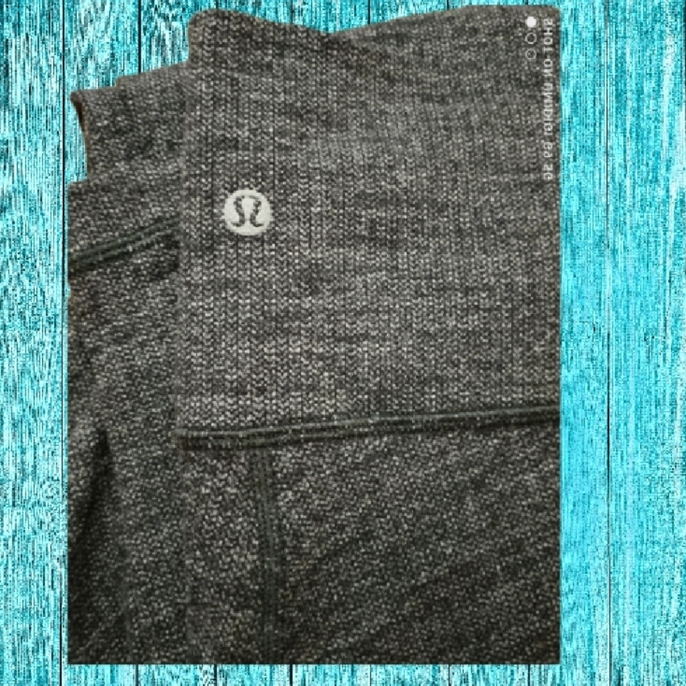 Lululemon Gray Knit Leggings (8)